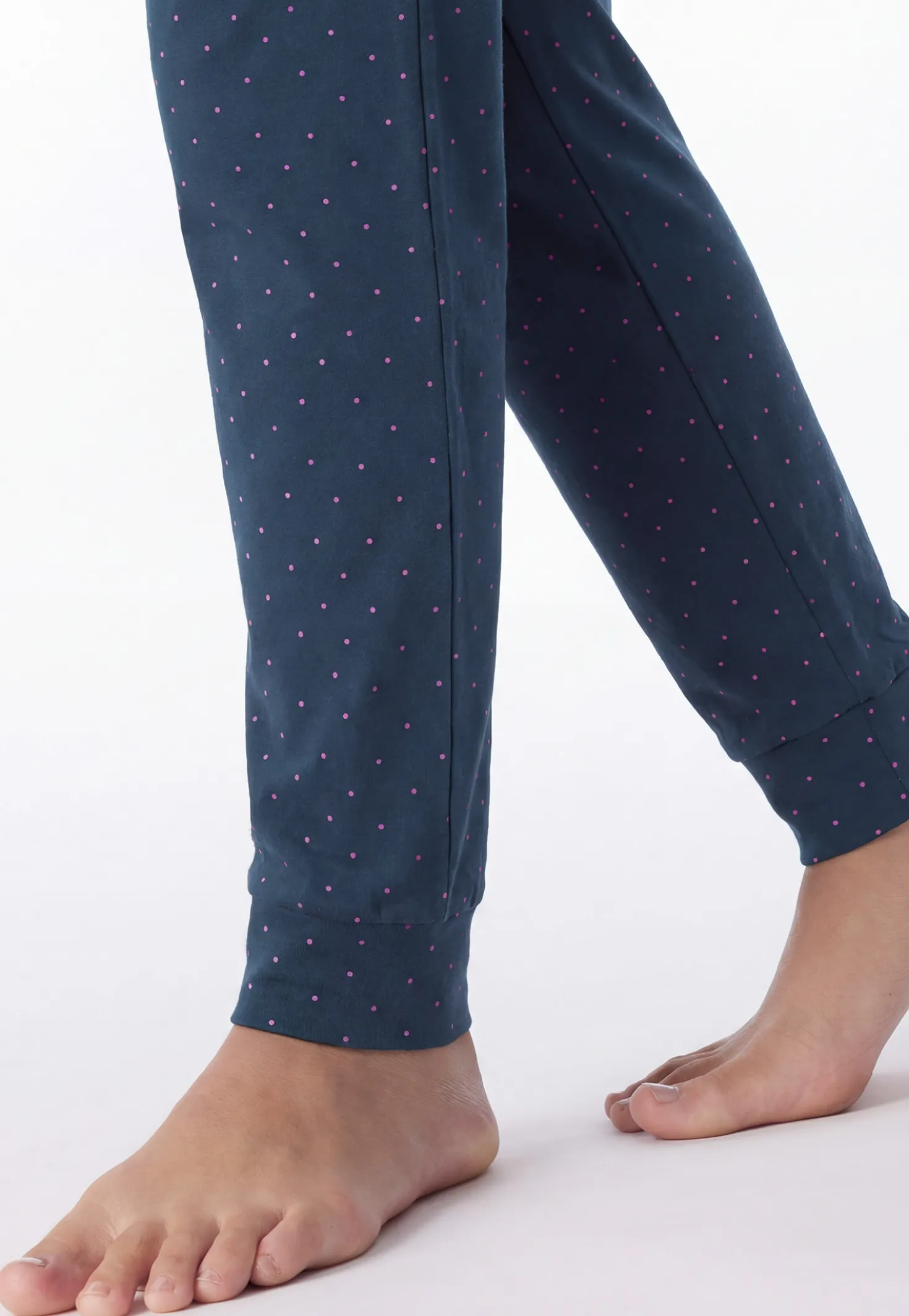 Schlafanzug lang Bündchen Punkte ultra violett - Casual Essentials